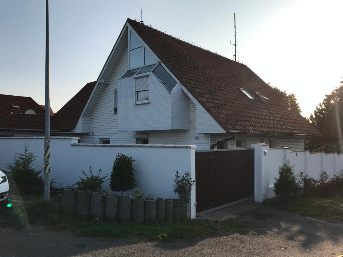Homestay U Hanky Zdiby 外观 照片